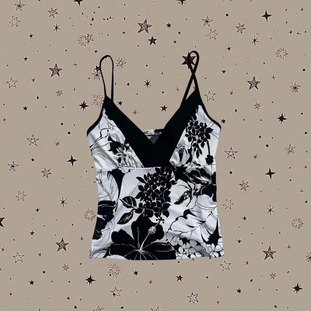 ☆ミ BLACK AND WHITE FLORAL TANK